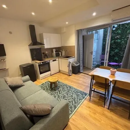 1 Bedroom - Heart Of Old Apartman