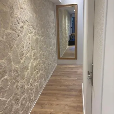 1 Bedroom - Heart Of Old Apartman